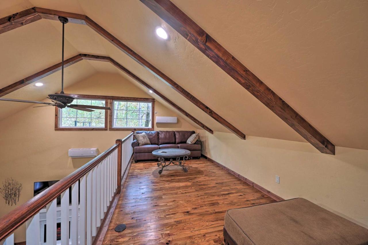 Tudor-Style Broken Bow Cottage With Hot Tub And Decks! Stephens Gap Екстериор снимка